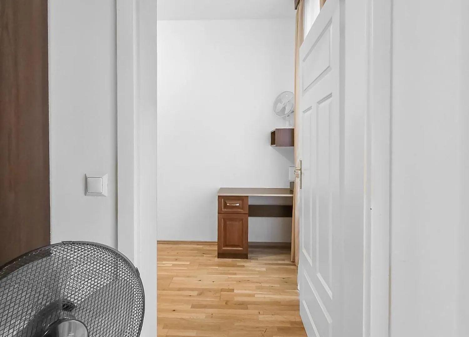 Appartement Two-Bedroom Balcony Retreat For 4 Near Millennium Tower Wenen Oostenrijk